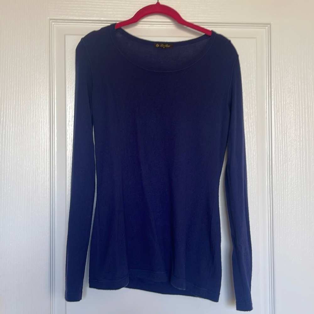 Gorgeous Loro Piana cashmere long sleeved sweater